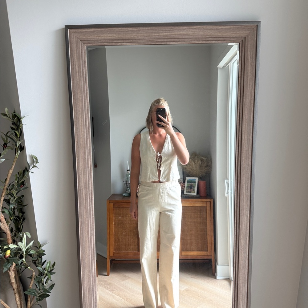 Cream Jumpsuit with Relaxed Fit and Timeless Appeal